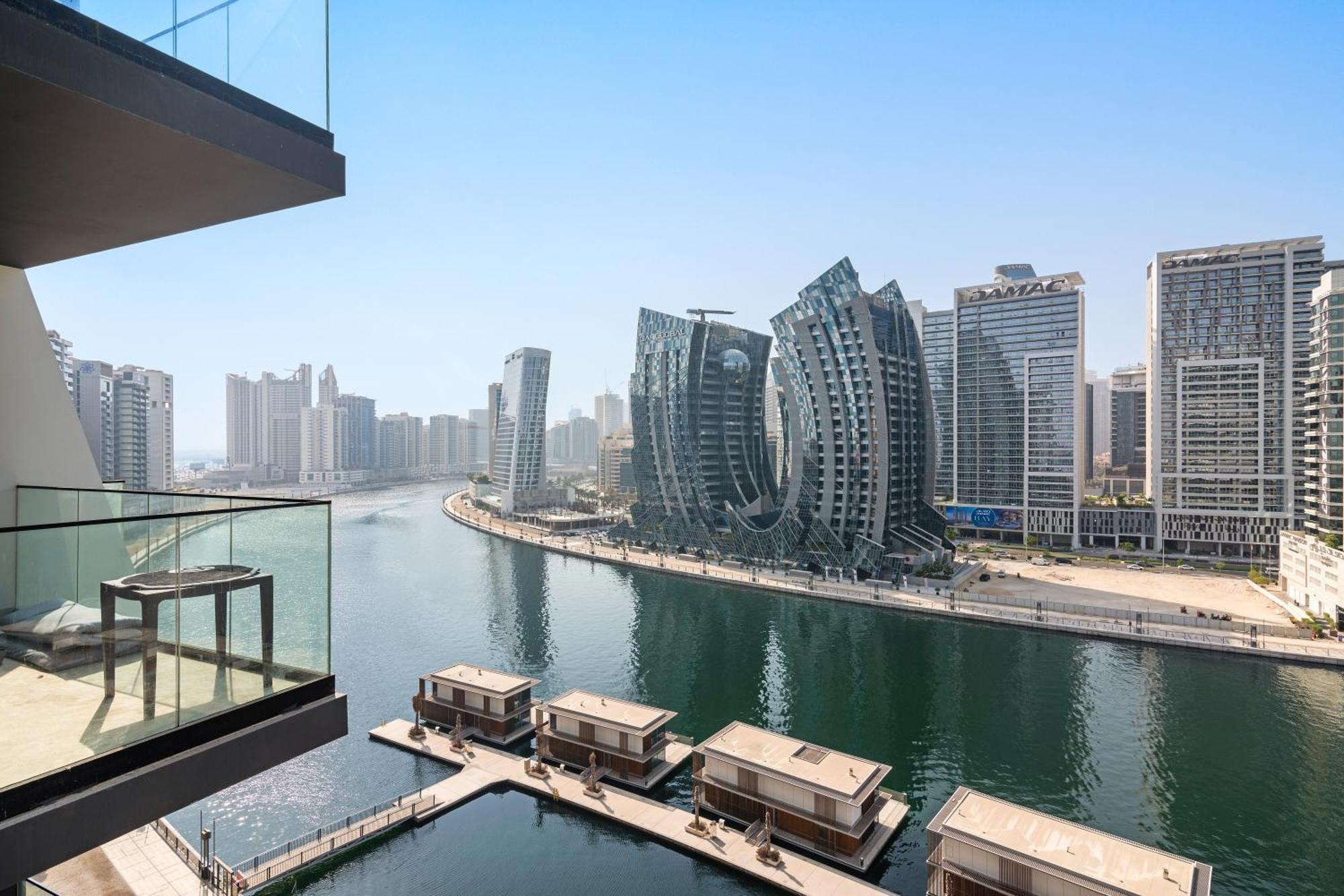 Furnished Apartment Binghatti Canal - Burj Khalifa View, Дубай Екстер'єр фото