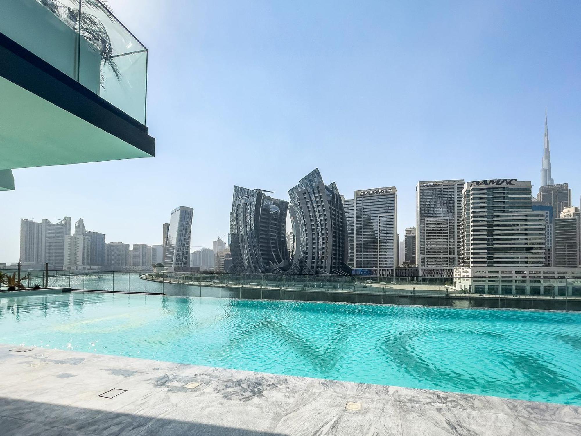 Furnished Apartment Binghatti Canal - Burj Khalifa View, Дубай Екстер'єр фото