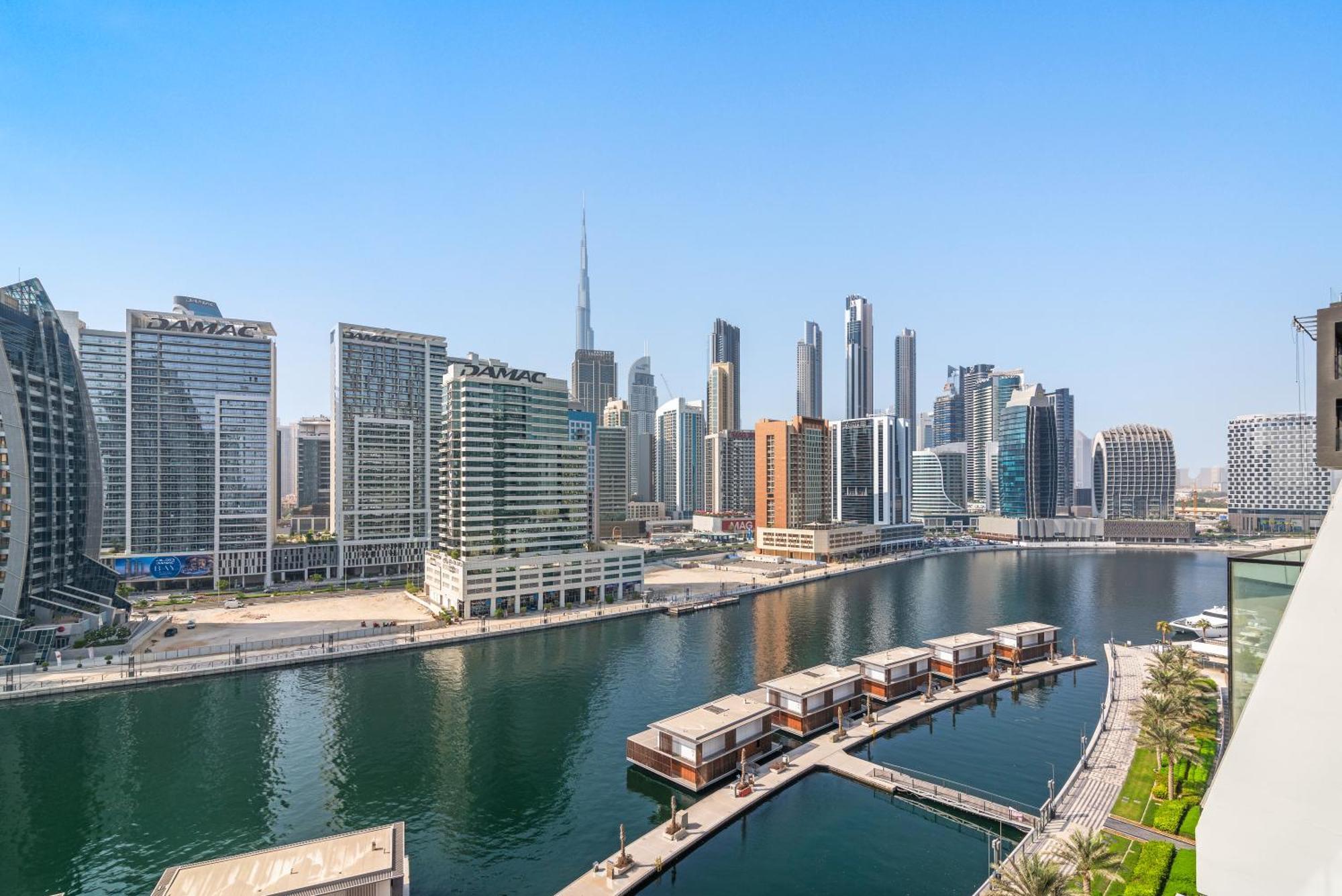 Furnished Apartment Binghatti Canal - Burj Khalifa View, Дубай Екстер'єр фото